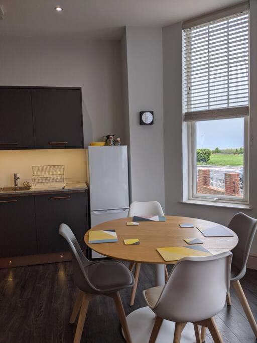 Апартаменти Waves@Walpole - 2 Bed Flat With Amazing Sea Views Маргейт Екстер'єр фото